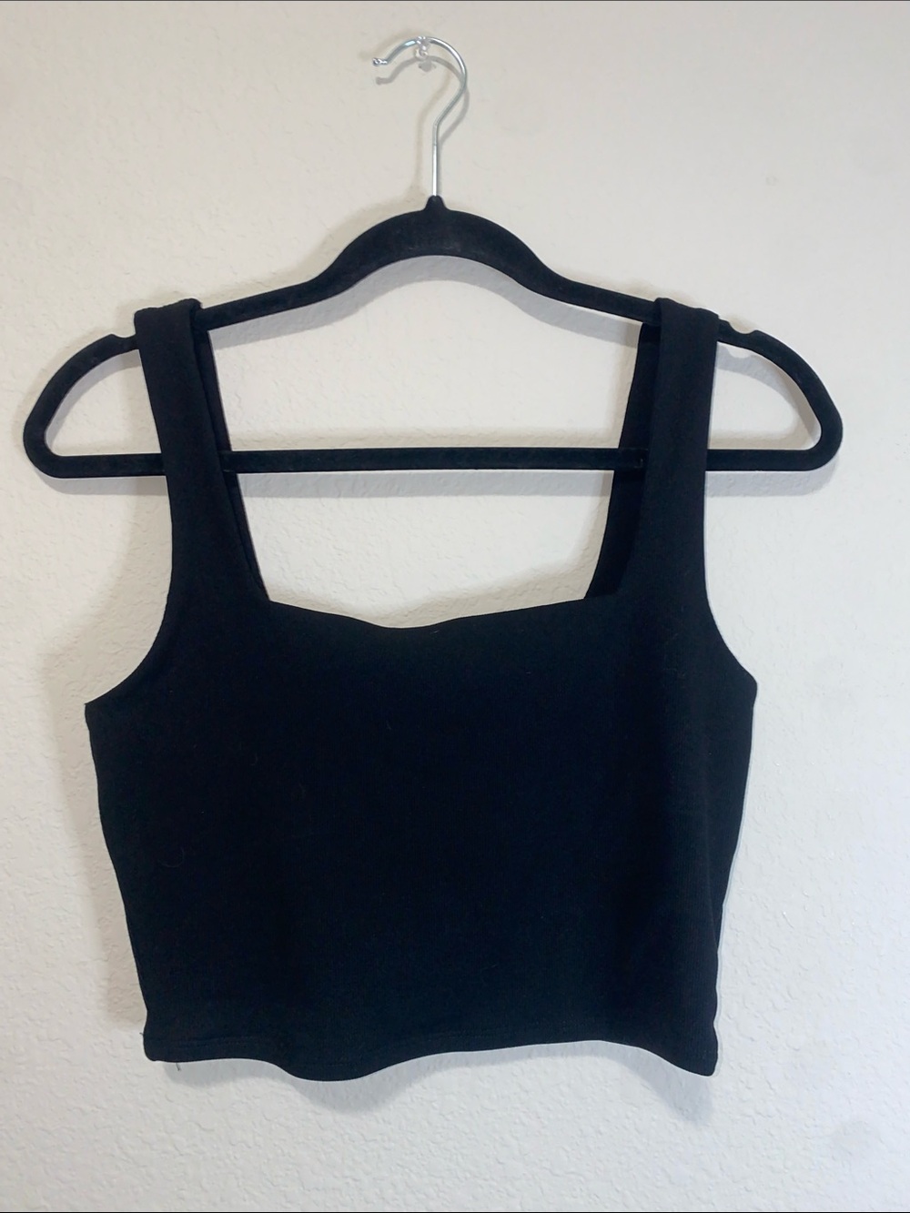 💋NWT The Workshop Black Ribbed Cropped Tank Top!